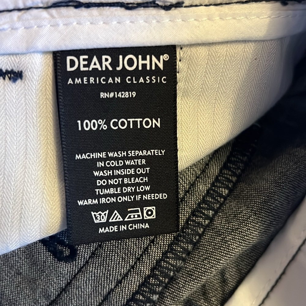 Dear John Dark Denim Cuffed Hem Tailored Shorts. Size 26 - Picture 4 of 4